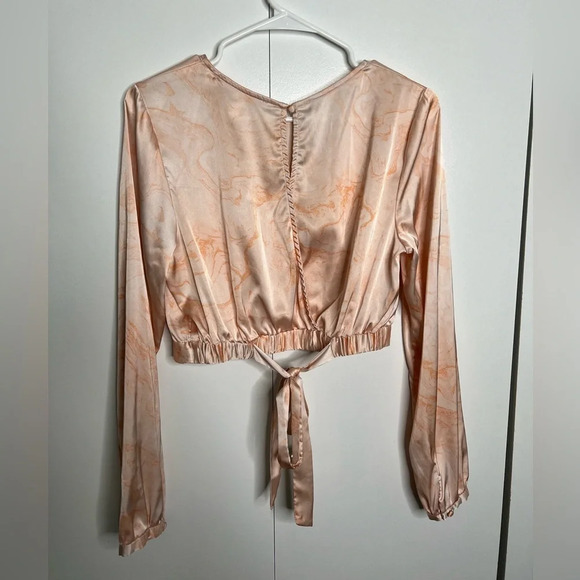 Hutch- Cropped Marble Blouse long sleeve - peach tie dye- Medium - Picture 4 of 8